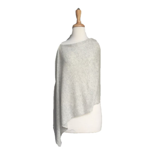 Poncho color blanco roto